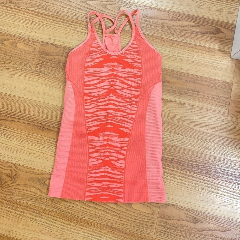 EUC Zella Athletic Top Size Medium